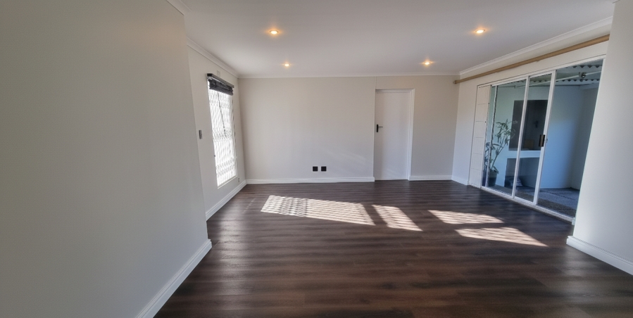 To Let 3 Bedroom Property for Rent in Sunningdale Western Cape